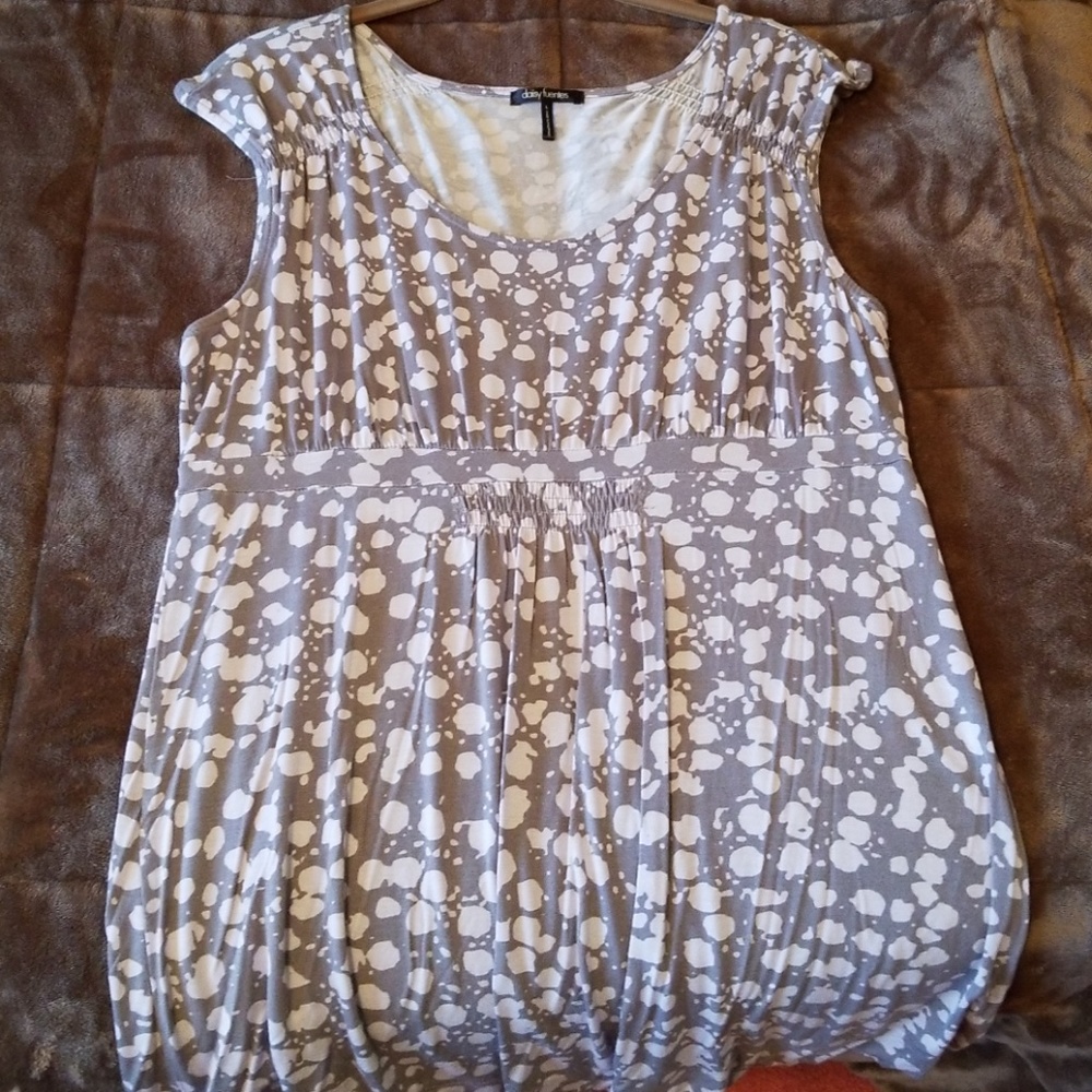 Daisy Fuentes Top (Kohl's exclusive)